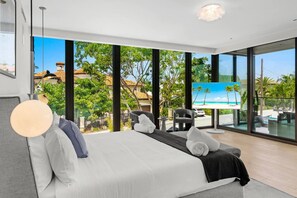 5 habitaciones, tabla de planchar con plancha, wifi y ropa de cama 