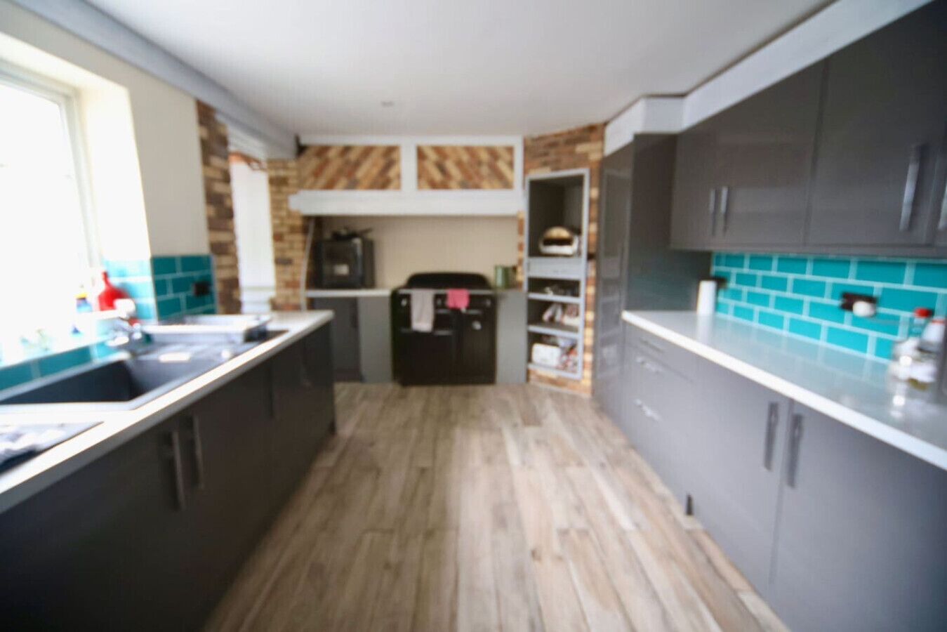 Réfrigérateur, plaque de cuisson, grille-pain