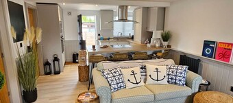 Humberston Boathouse & Hot Tub - Cleethorpes Beach