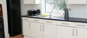 HullidaysăUniversity Quarter 4 Bed House