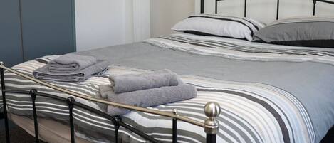 4 sovrum, strykjärn/strykbräda, wi-fi och sängkläder