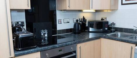 Fridge, microwave, oven, stovetop