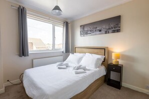 3 soverom, skrivebord, strykejern/-brett og wi-fi