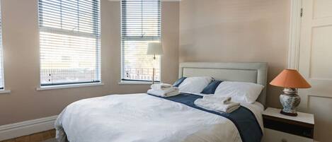 Strykjärn/strykbräda, wi-fi och sängkläder