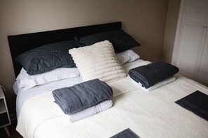 1 chambre, bureau, fer et planche à repasser, Wi-Fi