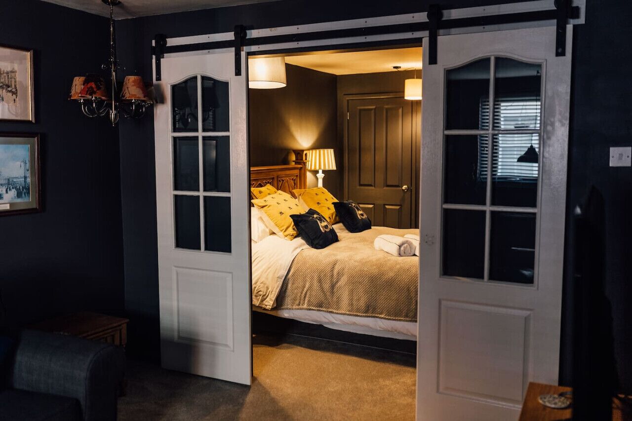 Schreibtisch, Bügeleisen/Bügelbrett, WLAN, Bettwäsche