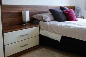 1 bedroom, desk, iron/ironing board, WiFi