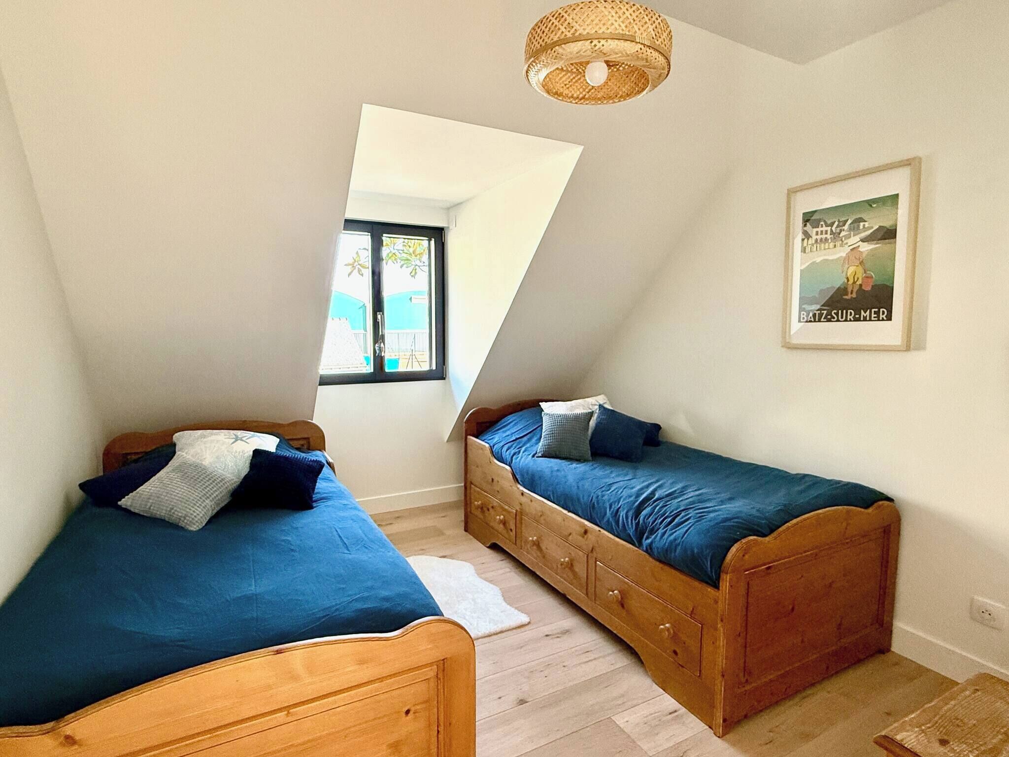 4 bedrooms, iron/ironing board, travel cot, free WiFi