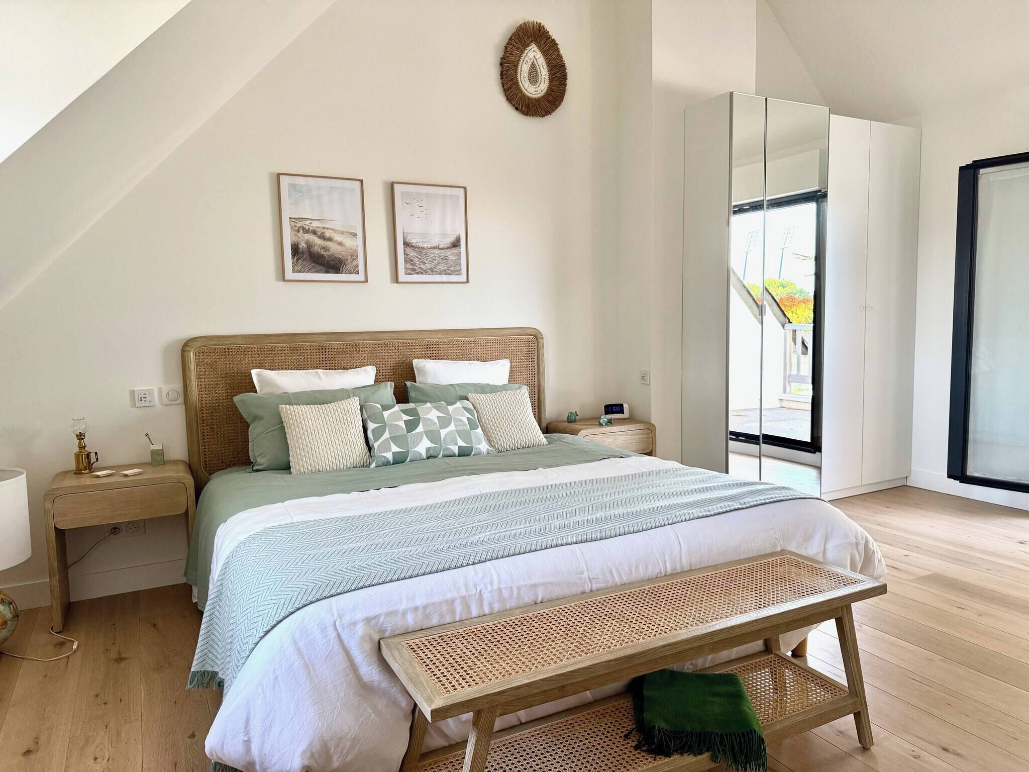 4 bedrooms, iron/ironing board, travel cot, free WiFi