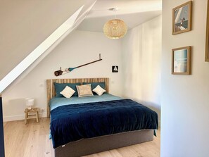4 bedrooms, iron/ironing board, travel cot, free WiFi