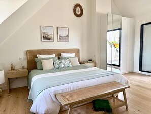 4 室のベッドルーム、アイロン / アイロン台、WiFi、ベッドシーツ