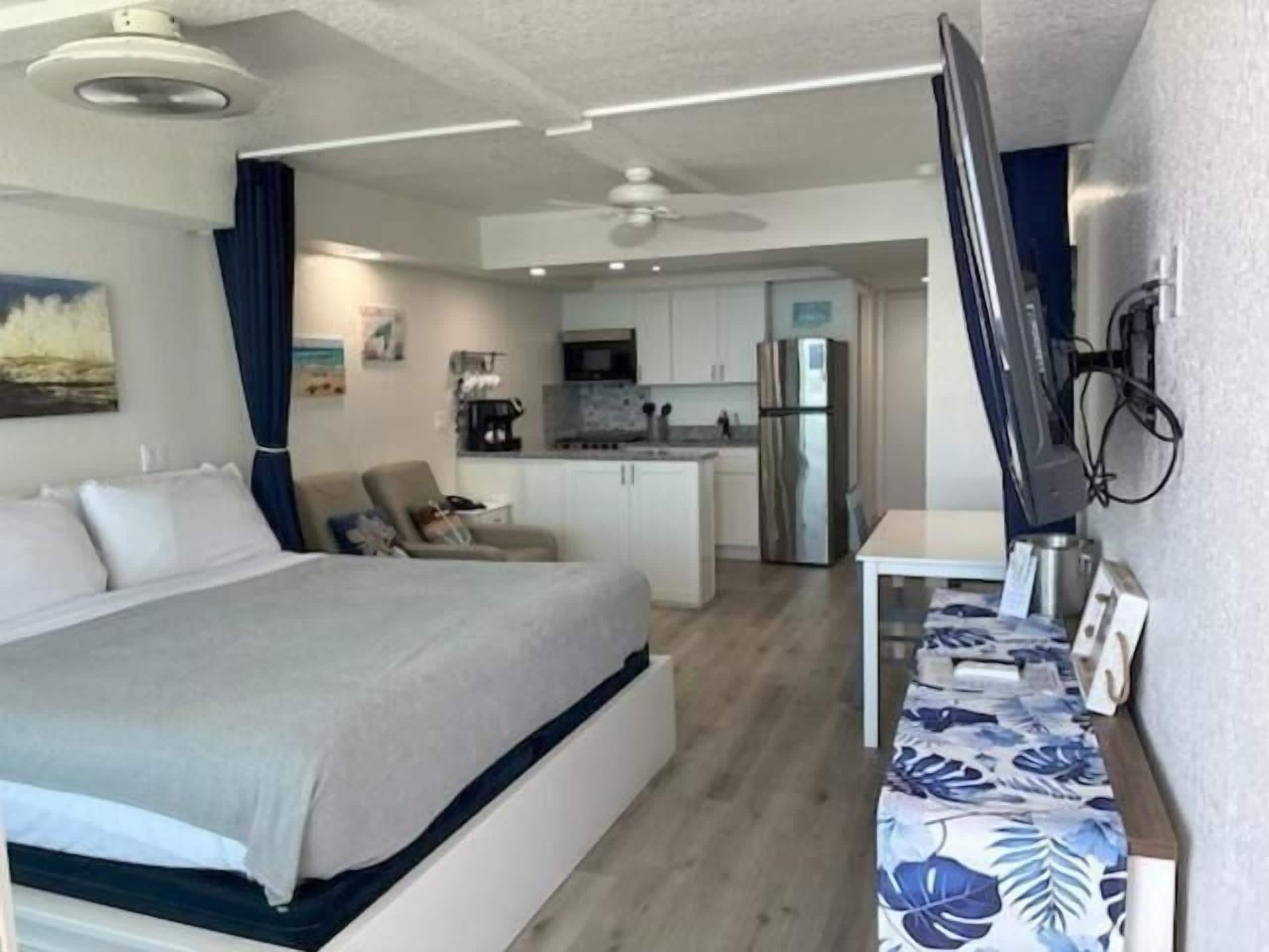 Ocean view studio | Iron/ironing board, free WiFi