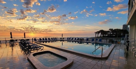 12 piscinas al aire libre