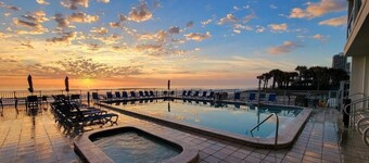 Georgian Inn Beach Club