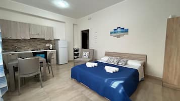 1 Schlafzimmer, Bügeleisen/Bügelbrett, Bettwäsche