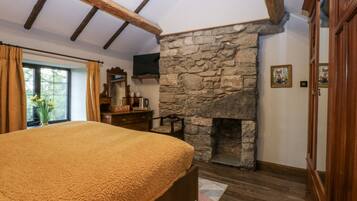 4 kamar tidur dan didekorasi berbeda-beda