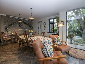 Dining - Windyridge (Rhyl)