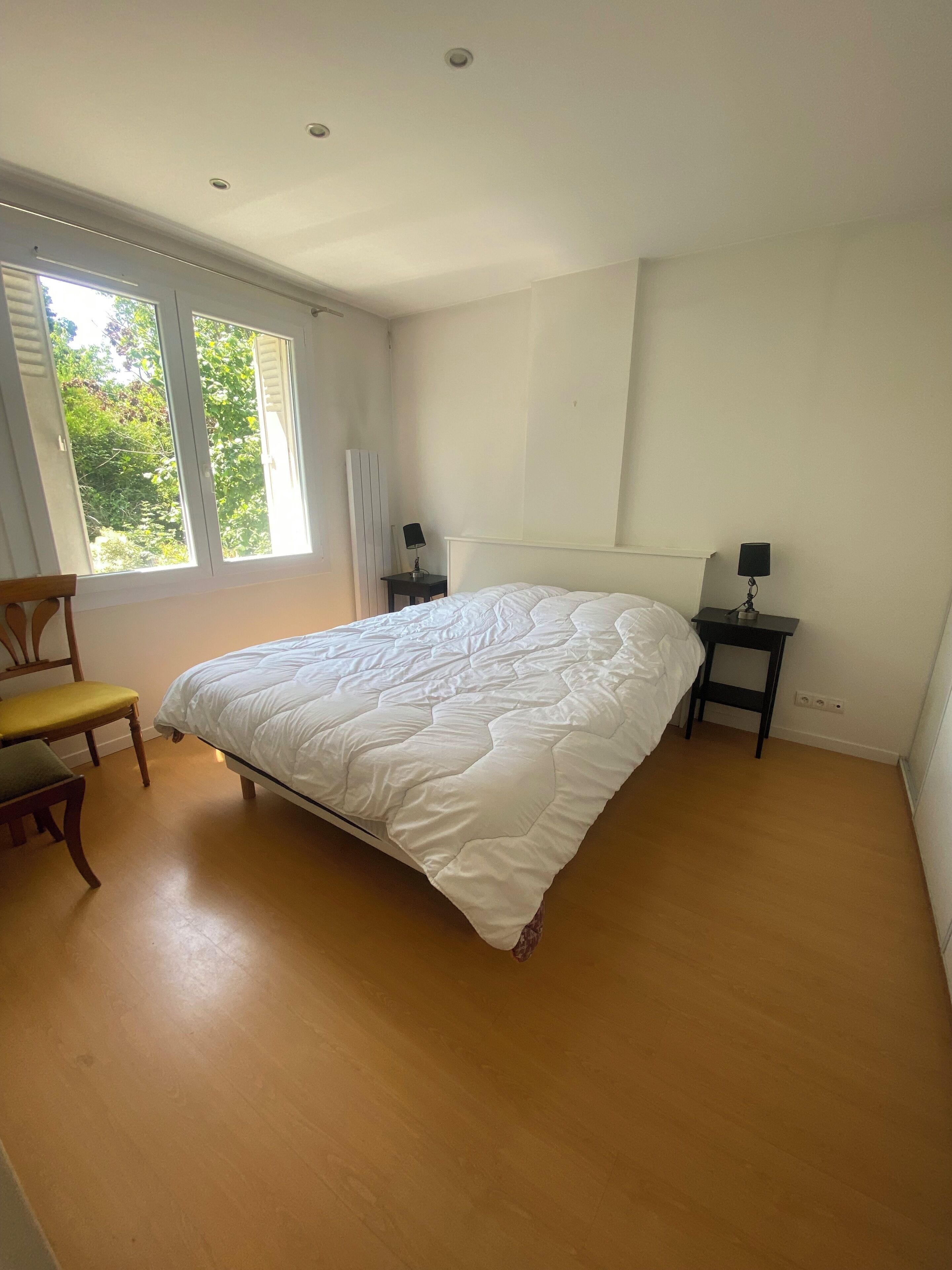 2 chambres, fer et planche à repasser, accès Internet, draps fournis