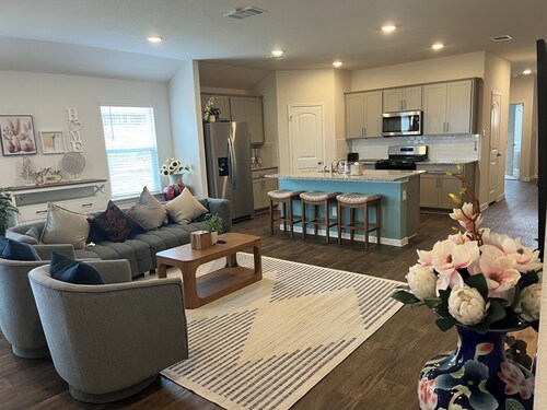 Charming 4-bedroom house with AC in San Marcos