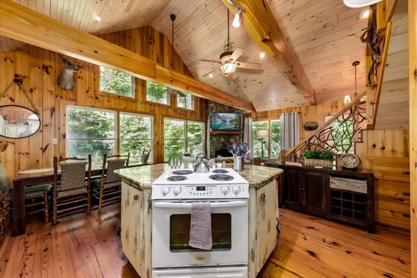 المنشأة من الداخل