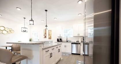 5 Min to Downtown | 12 to Elon | Car Rental Avail.