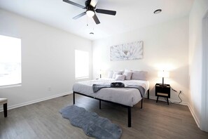 3 Schlafzimmer, Schreibtisch, WLAN, Bettwäsche