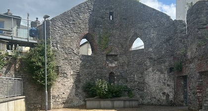 The Courtyard Retreat