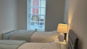 2 soverom, strykejern/-brett, wi-fi og sengetøy