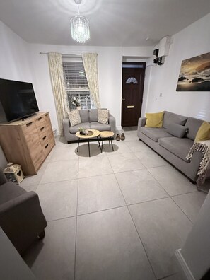 TV - Cosy Corner Sligo Town Center (Sligo)