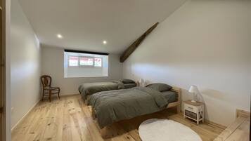 5 camere, ferro/asse da stiro, Wi-Fi, lenzuola