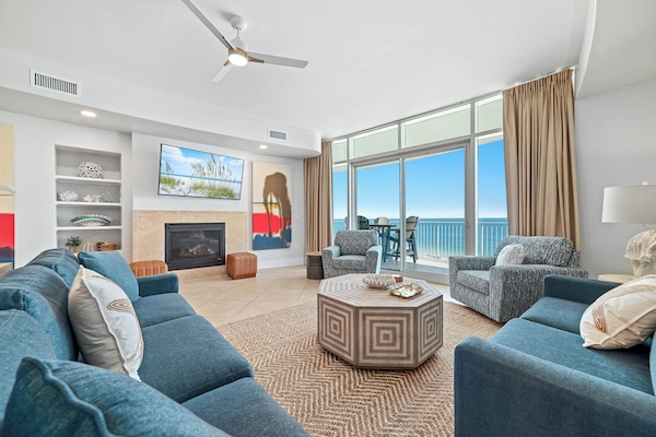 Turquoise Place Beachfront 3BR, 5 Star Amenities, Private Hot Tub