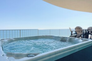 Baignoire à remous extérieure