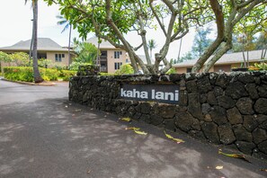 Exterior - Summer Deal Kaha Lani Oceanview Condo Steps to Pool and Beach (Lihue)