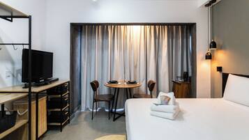 Studio | Blackout curtains, soundproofing, iron/ironing board, free WiFi