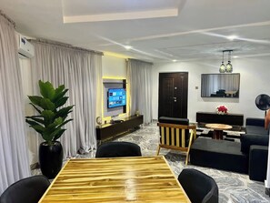 Deluxe-lejlighed - balkon - byudsigt | Opholdsområde