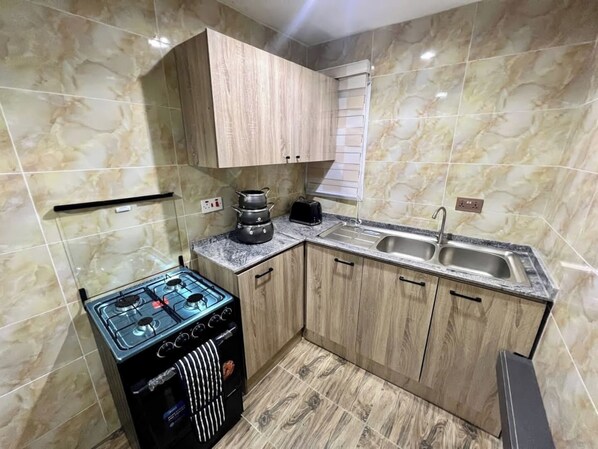Deluxe Apartment, Balcony, City View | Private kitchen