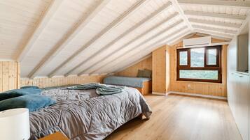 4 bedrooms, WiFi, bed sheets