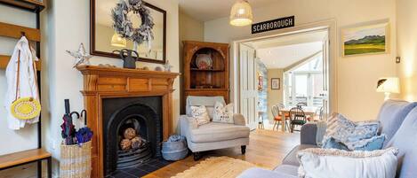 Fernseher, Kamin, Arbeitsbereiche