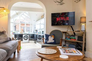 TV, fireplace, offices