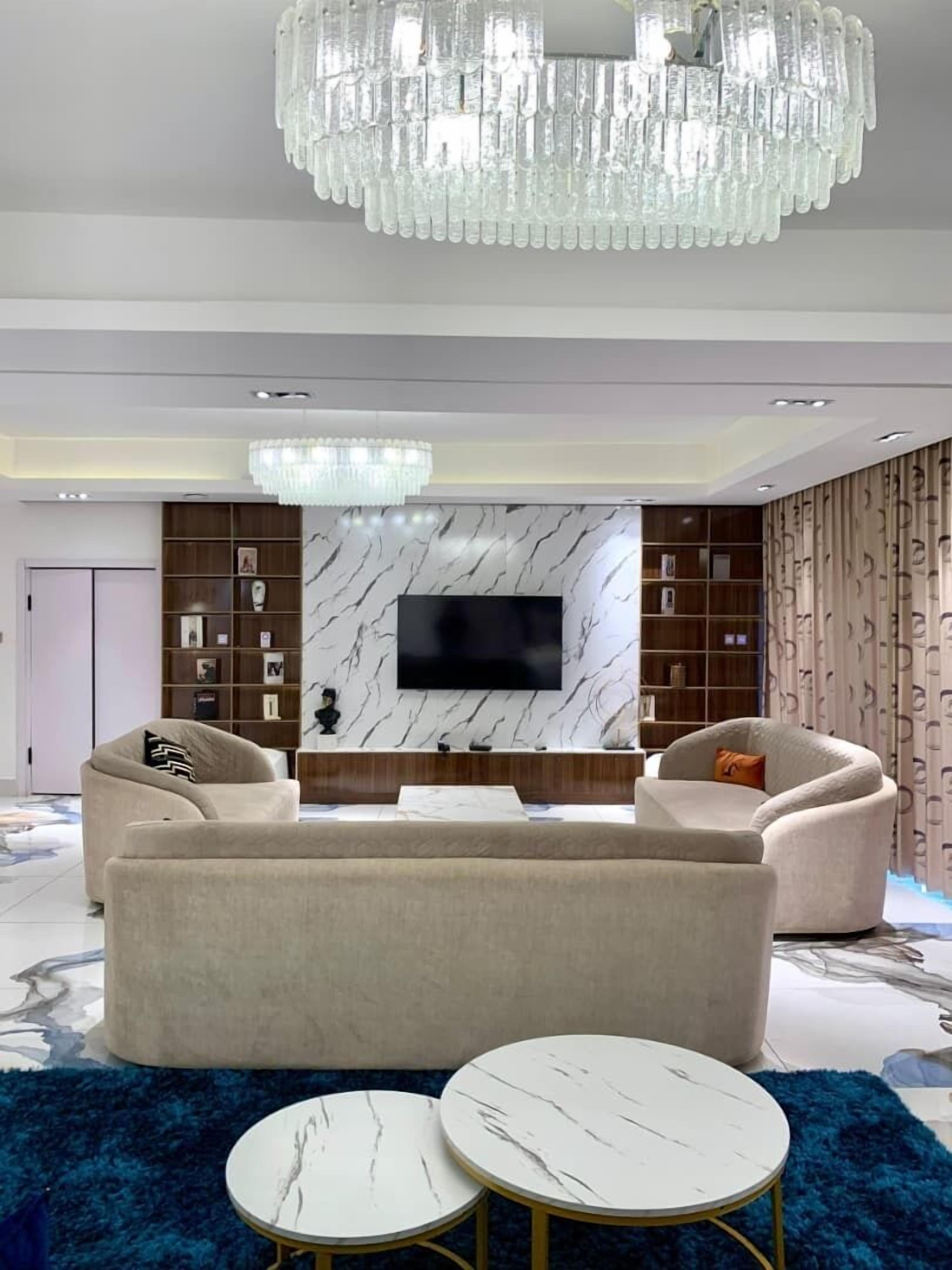 Luxury-Apartment, Poolblick | Wohnbereich