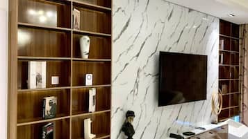 Luxury Apartment, Pool View | Living area