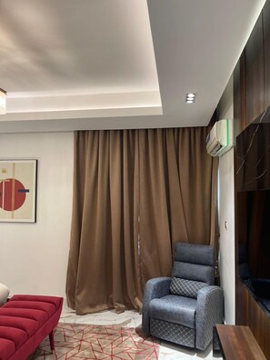 Luxury Apartment, Pool View | In-room safe, desk, laptop workspace, blackout drapes - Sujimoto NEW 3 Bedroom Apartment IKOYI (Lagos)