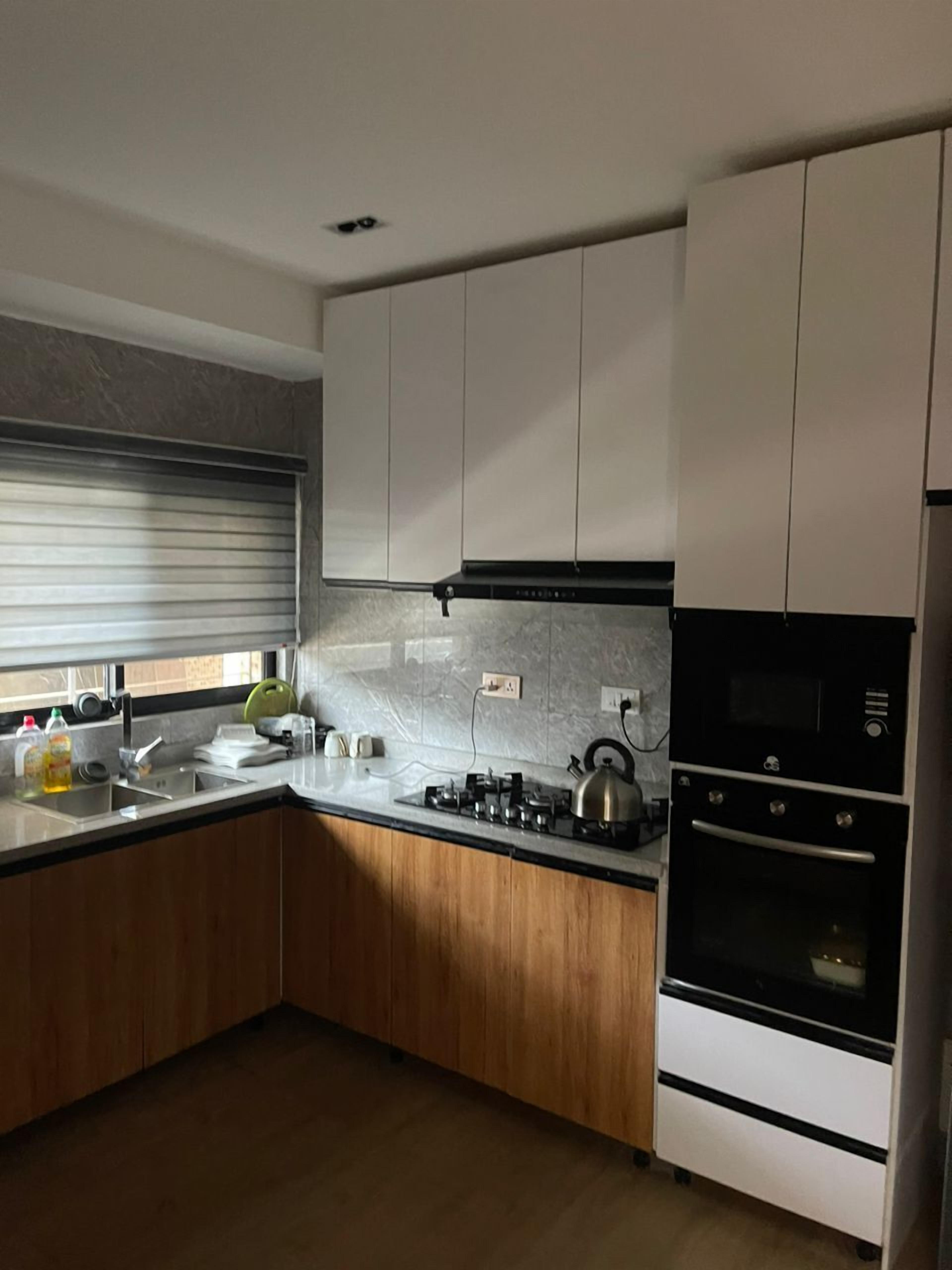 Luxury Apartment, Pool View | Private kitchen