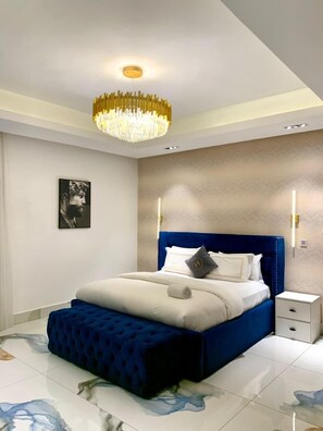 Luxury Apartment, Pool View | In-room safe, desk, laptop workspace, blackout curtains - Sujimoto NEW 3 Bedroom Apartment IKOYI (Lagos)