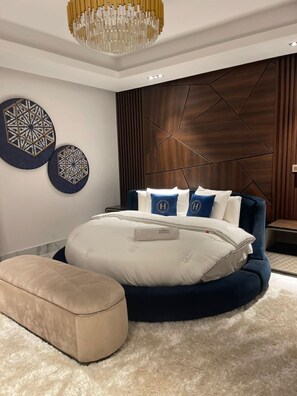 Luxury Apartment, Pool View | In-room safe, desk, laptop workspace, blackout drapes - Sujimoto NEW 3 Bedroom Apartment IKOYI (Lagos)