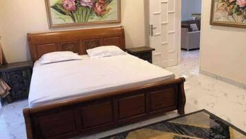 3 bedrooms, iron/ironing board, WiFi