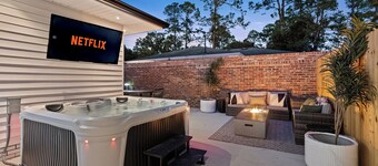 New 5 Star Luxury/Putting Green/Hot Tub/EV/Fire Pit/5 min from the Masters