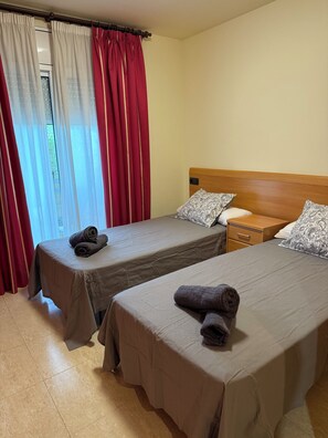 2 Schlafzimmer, Bügeleisen/Bügelbrett, Internetzugang, Bettwäsche