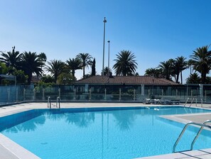 Outdoor pool - Santa Barbara Tropical by Alquiler de Sueno - 2 Private Terraces (San Bartolomé de Tirajana)