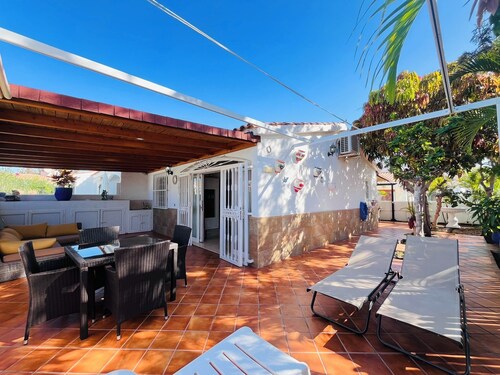 Santa Barbara Tropical by Alquiler de Sueno - 2 Private Terraces